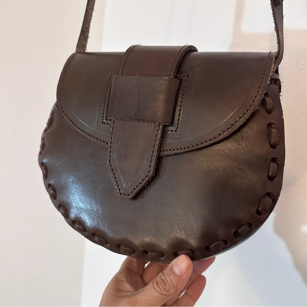Elegant Brown Leather Shoulder or crossbody Bag.